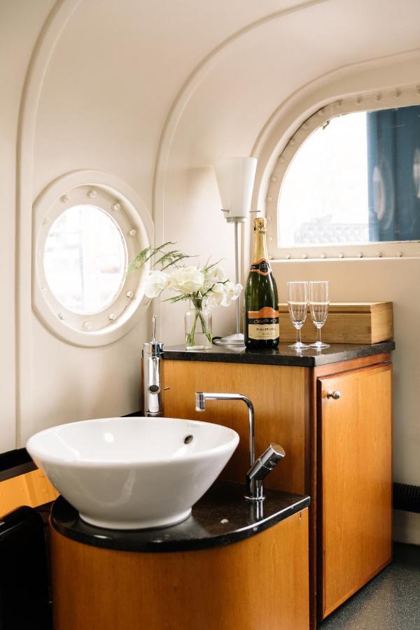 Reddingsboot Harlingen Boat Hotel Buitenkant foto