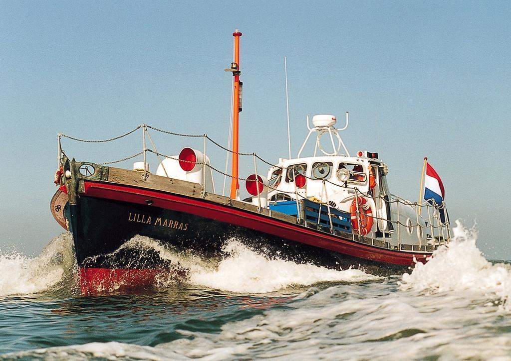 Reddingsboot Harlingen Boat Hotel Buitenkant foto